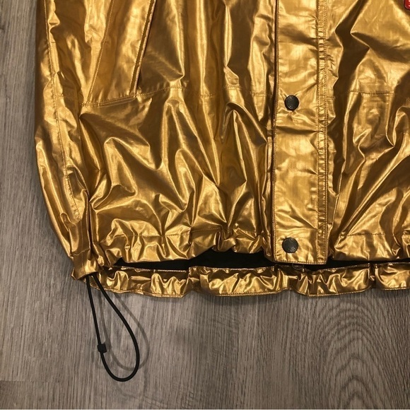 SUPREME x The North Face Gold Metallic Mountain‎ Parka Size Medium NWT - Picture 5 of 16
